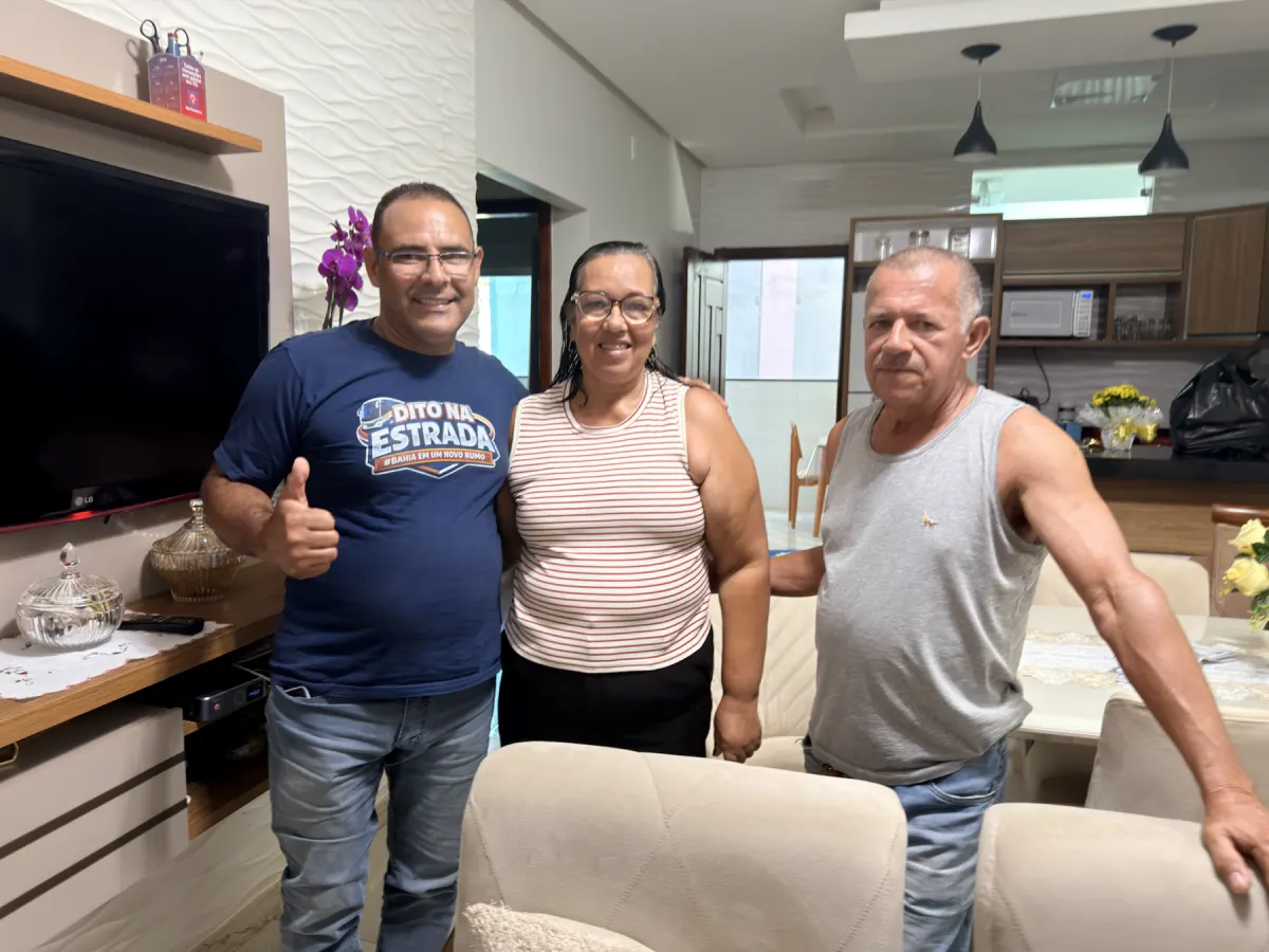 Dito visitando uma família baiana
